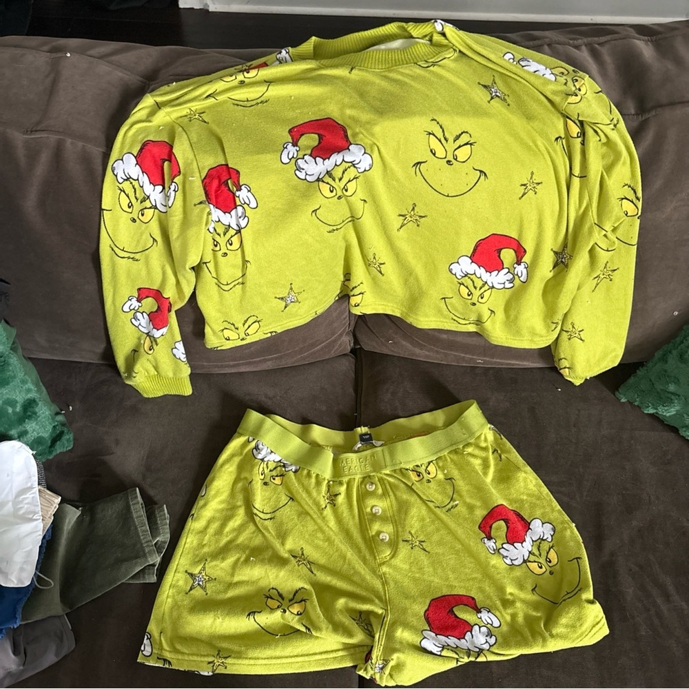 Women’s Grinch Pajama Set - Green